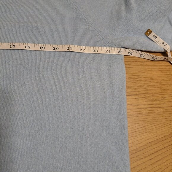 Old Navy SoSoft Loose V-Neck Sweater - Picture 4 of 5